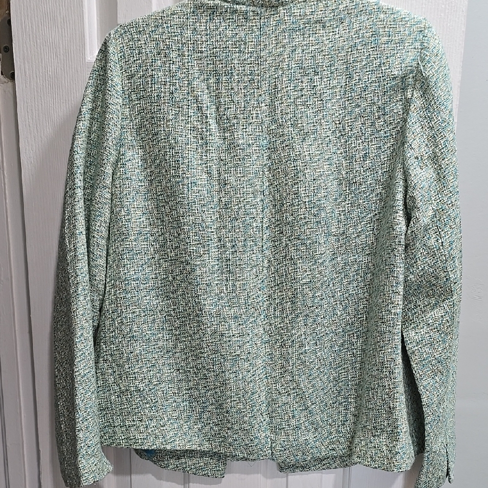Chic Tweed Blazer in Green and White - Picture 9 of 10